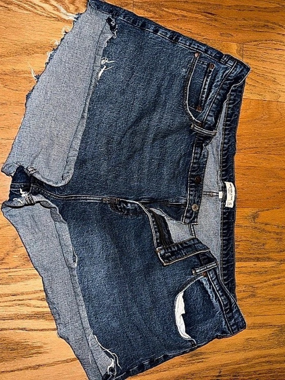 Abercrombie & Fitch Curve Love High Rise The Mom Short Waist 22